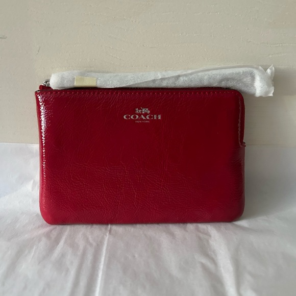NWT Authentic Coach Corner Zip Wristlet Patent Red - Picture 1 of 7